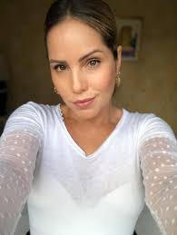 bruna rezende Archives