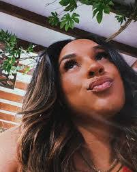 Kay Lee's Instagram, Twitter & Facebook