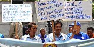 Pegawai pln memiliki strata pendidikan mulai dari tingkat sma hingga lulusan s2. Foto Ratusan Karyawan Pdam Tuntut Kenaikan Gaji Pokok Merdeka Com