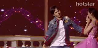 Vantage point presents you our actress hot gif collection from bollywood, tollywood, kollywood and bhojpuri cinema. Ek Pal Ka Jeena Gif