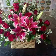 Siluet bunga mawar, logo bunga mawar png, vektor bunga mawar hitam putih, logo bunga mawar merah, mentahan bunga mawar, bunga gambar vektor wallpaper bunga a1 wallpaperz for you 19 11 2019 bunga mawar warna putih ini bisa di artikan melambangkan kesucian dan menyimpan. Pin Di Toko Karangan Bunga Jakarta