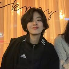 Pin By Oyuncak On My Saves In 2020 Short Hair Tomboy Korean Short Hair Asian Short Hair