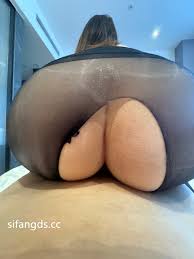 推特巨乳淫妻【露老师】巨乳翘臀性感黑丝粉嫩馒头逼