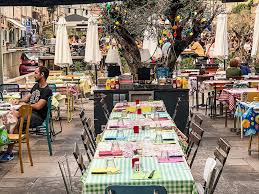 Check spelling or type a new query. Roadtrip Durch Die Provence Kulinarische Tipps Aix En Provence