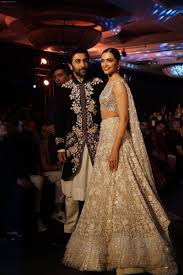 Beautiful Couple Deepika And Ranbir Photo 2018 Deepikapadukone Beautiful Ranbir Deepika Coup Deepika Padukone Wedding Couple Poses Photography Celebrities