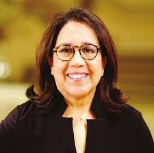 Lisa Gresham's Instagram, Twitter & Facebook