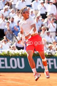 El 9 de junio de 2013 será recordado por los aficionados al tenis como el día en el que un jugador consiguió por octava vez coronarse en un grand slam. French Open 2013 Images Tennis Posters Rafael Nadal