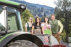 Viktor gönnt sich zum frühstück bereits eine flasche bier. Gailtal Journal Der Gitschtaler Bauer Philipp Ist Kandidat Bei Bauer Sucht Frau