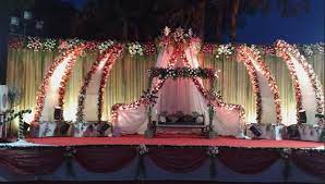 I Love Finding Different Types Of Wedding Stage Decorations And Wedding Mandap Decorations Here Are Wedding Stage Decorations Stage Decorations Wedding Stage