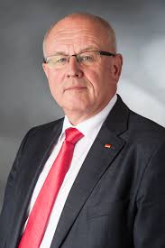 Private customers can now make use of an attractive flat rate starting. Volker Kauder Wikipedia