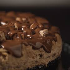 Kit Kat Cheesecake Recipe Kit Kat Cheesecake Cheesecake Recipes Delicious Desserts