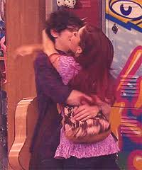 Sam and cat kiss gif. Cabbie Victorious Wiki Fandom