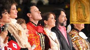 En el canto de las mañanitas podrás ver, entre otras personalidades, a lucero en dueto con su hija lucero mijares y a carlos rivera. Las Mananitas A La Virgen De Guadalupe En Vivo En La Basilica Ayer 12 De Diciembre 2015 Youtube