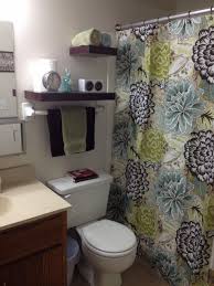 Inspirational Apartment Bathroom Diy In 2020 Small Apartment Bathroom Small Bathroom Decor Bathroom Decor Apartment