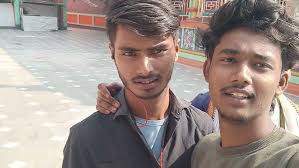 Meet may friend milane ka tarika thoda casually hai.#blog  #frinds#govrdhanmamdir#frindship