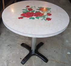 retro kitchen table fabfindsblog
