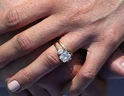 Meghan Markle Slammed For Changing Engagement Ring Meghan Markle Engagement Ring Royal Engagement Rings Engagement Rings