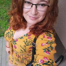 I'm starting a new character and I'm looking for a build that's not bleed,  strength or magic