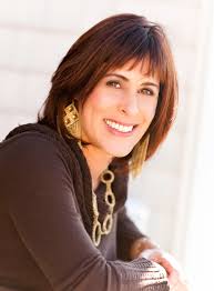 PRSA BOSTON TO PRESENT DIANE DAVIS BEACON AWARD TO DARLENE HOLLYWOOD