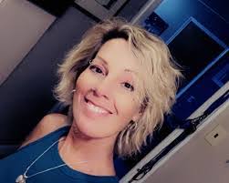 Jennifer Cain's Instagram, Twitter & Facebook