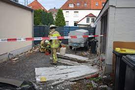 Der ausschuss für stadtentwicklung und umwelt des rates der stadt fröndenberg hat das sogenannte „gemeindliche einvernehmen zum beantragten neubau des maststalles verweigert. Pol Un Frondenberg Zu Stark Beschleunigt Pkw Durchbricht Garagenruckwand Presseportal
