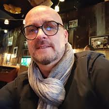 Heureusement que les hommes ont le droit d'avoir un avis ! On est en  démocratie. Par contre, l'imposer aux femmes, là est le souci.