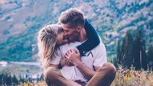 17 Ridiculous Things You Do When You Re In Love Narcity