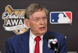 Major League Baseball sees historic revenues in 2013