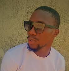 Two things that can keep you indoor for a whole day. 🤣😂🚶🚶🏿