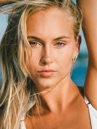 1 year later, same people same place