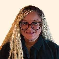 Nancy Craven's Instagram, Twitter & Facebook