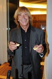 Enzo paolo turchi torna a parlare della sua pensione da fame in tv e lo fa a storie italiane. Enzo Paolo Turchi Dago Fotogallery