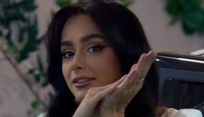 Egli vjen sërish tek familja e burrin, me vjehrrinë po e kalon shumë mirë,  po me kunatë kurrqysh 😮😮👇👇 Pamjet brenda linkut:  https://orainfo.net/egli-vjen-serish-tek-familja-e-burrin-me-vjehrrine-po-e-kalon-shume-mire-po-me-kunate-kurrqysh/