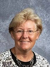 Suzanne Crump's Instagram, Twitter & Facebook