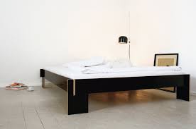 Unser testerteam hat unterschiedliche hersteller unter die lupe genommen spaß und wir zeigen ihnen hier alle ergebnisse unseres vergleichs. Siebenschlafer Bett Nils Holger Moormann B 90 X L 200 Cm Weiss Klar Lackiert Moormann 1069001