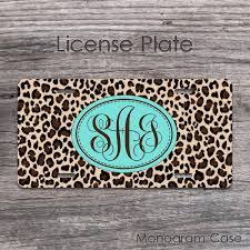 Hol sie dir jetzt, bevor es zu spät ist! Ikat Leopard Animal Print Personalized Monogrammed Car Tag Monogramcase