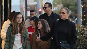 What is she thinking about alex rodriguez's daughters? Jennifer Lopez Alex Rodriguez Shop With The Kids During Black Friday Hollywood Life