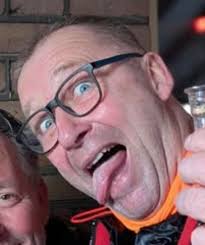 Winnaar van het tweede fleske Ossenaartje deze week is: Willemjan Ceelen!  Kei proficiat wanne! Zoaterdagmiddag op te halen bij To Fast To Drink (tijd  volgt) 💪👍 Laatste week mensen! Deel 'van het