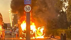 Jul 02, 2021 · o explozie urmată de un incendiu pare a fi avut loc la rafinăria petromidia năvodari, potrivit imaginilor surprinse în zonă. MaÈ™inÄƒ DistrusÄƒ Intr Un Incendiu In Mamaia Nu Au Fost Persoane RÄƒnite Ctnews