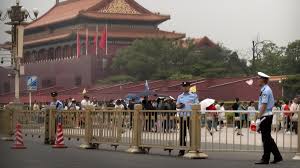 Aus diesem grund wird der platz „platz des himmlischen friedens oder „platz vor dem tor des himmlischen friedens genannt. Gedenken Nur In Hongkong Jahrestag Des Tian Anmen Massakers Zdfheute