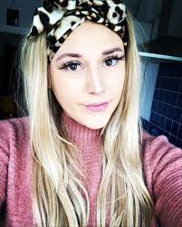 Morning all, we'd like to say a massive Happy Birthday to our Senior  Stylist Kiri, hope you have an amazing day/weekend.....  😘😘🍾🍾💃🏽💃🏽✂️😎✂️