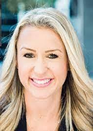 Vicky Bueno's Instagram, Twitter & Facebook