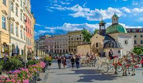 Descubre cuál es mejor y su puesto en la clasificación de ciudades. Weekend Prelungit In Varsovia Si Cracovia 80 Pers Zbor 3 Nopti De Cazare Transfer All4travel
