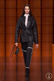 Zapraszam na oficjalną stronę karoliny gorczycy jednej z najpiękniejszych aktorek filmowych i teatralnych młodego pokolenia. The Fashion Search Engine Tagwalk