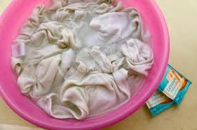 Ravivez Vos Vetements Blancs Grace A Un Seul Ingredient Tres Efficace Astuces De Grand Mere Nettoyage Blanchir Linge Trucs Et Astuces