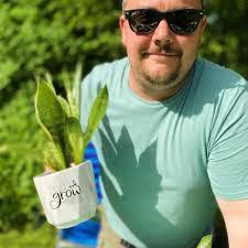 Juliette Harrison's Instagram, Twitter & Facebook