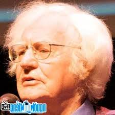 Nhà thơ Robert Bly