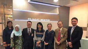I apologise, yb yeo bee yin. yeo bee yin speaks during a press conference in putrajaya may 16, 2019. Icheme Board Makes Courtesy Call On Yb Yeo Bee Yin Icheme