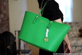 Designer handbags, watches, shoes, clothing & more. Review Coach City Tote Vs Michael By Michael Kors Saffiano Medium Travel Tote Elle Blogs