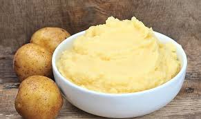 ماتيقتش أن حبة بطاطا تبيض لي الوجه واليدين من أول تطبيق جربيها وتفكريني Puree Pomme De Terre Pomme De Terre Recettes De Cuisine
